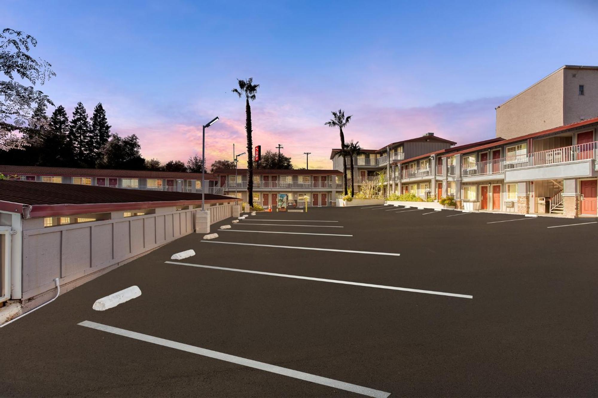Red Roof Inn Redding Exteriér fotografie